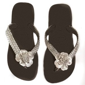 Women Metalic/Silver Havaianas Flip-Flops Size 4/5